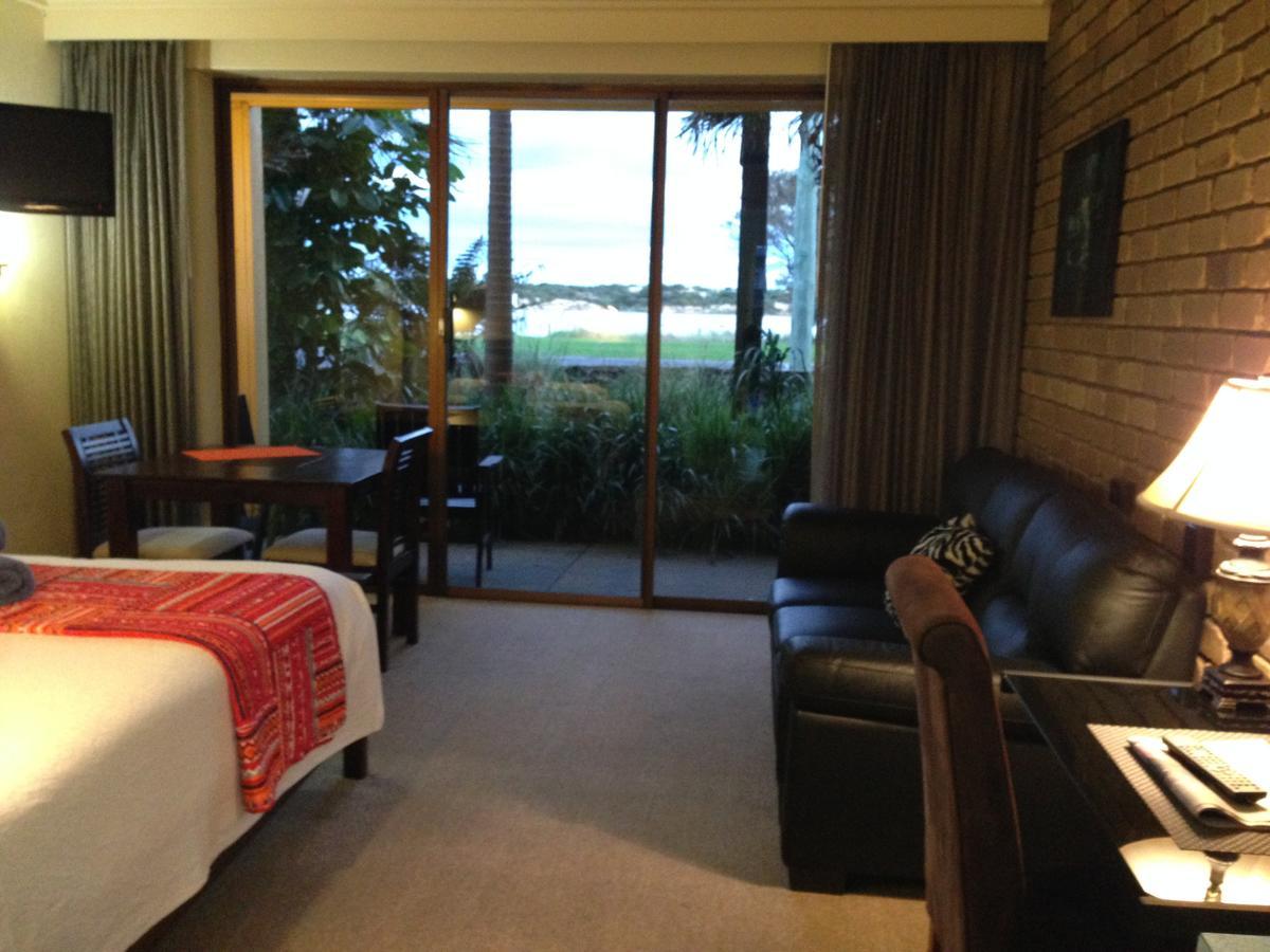 Abel Tasman Waterfront Motel Lakes Entrance Buitenkant foto